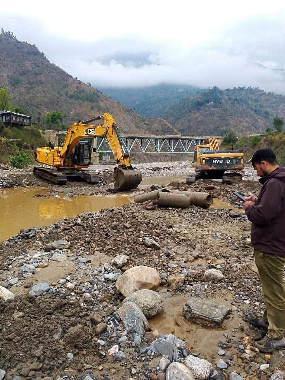 अवरुद्ध विपी राजमार्ग तत्कालाई खुल्यो