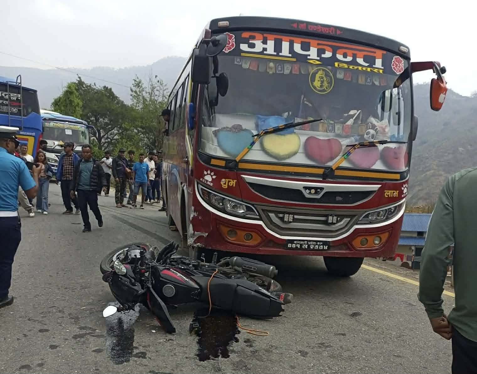 मोटरसाईकल चालक गम्भीर घाईते